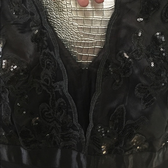 Black Satin Plunging Sequined Lace LBD Sexy NWT 12 - Picture 3 of 8